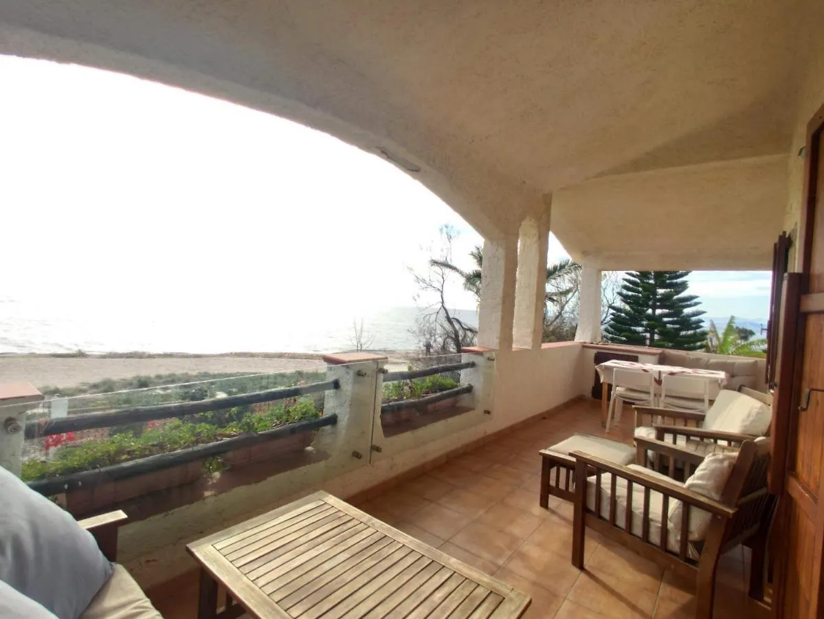 Apartment In Front Of The Beach - La Terrazza Sul Mare Flumini di Quartu