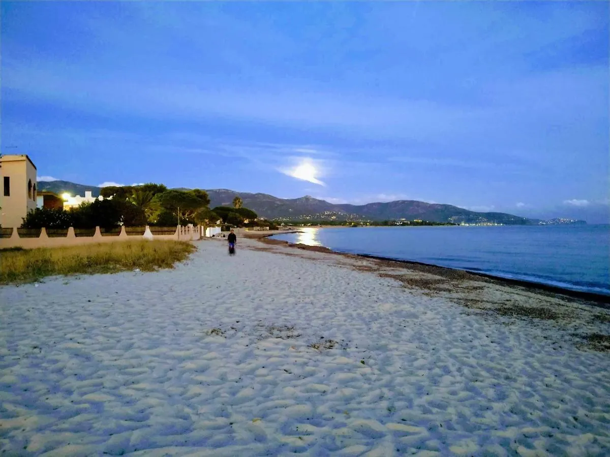 In Front Of The Beach - La Terrazza Sul Mare Flumini di Quartu Apartment