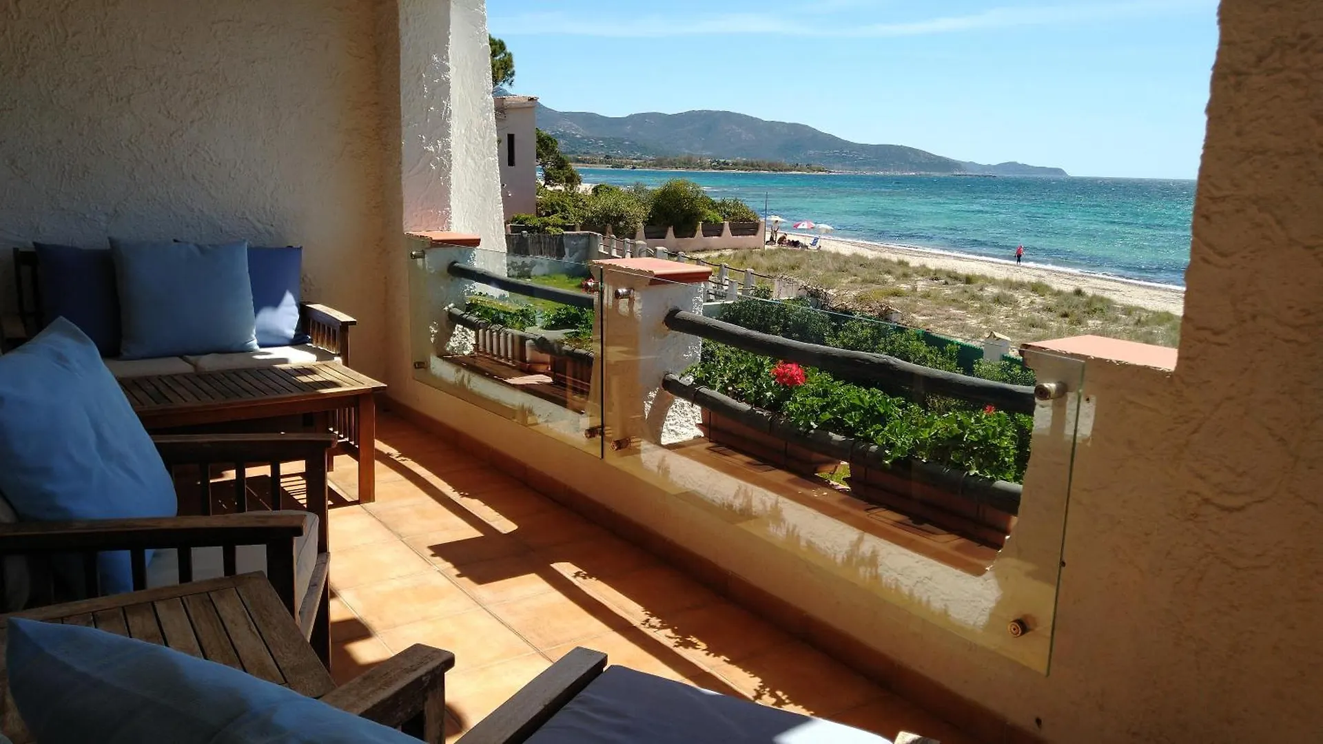 In Front Of The Beach - La Terrazza Sul Mare Flumini di Quartu Italien